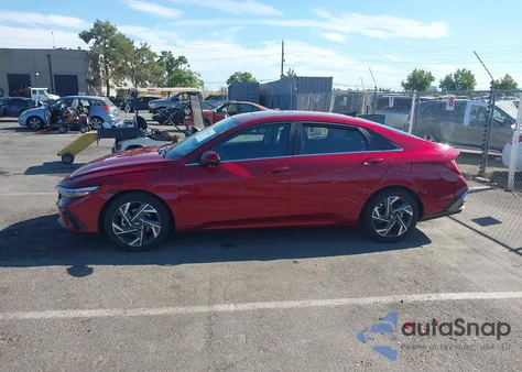 2024 Hyundai Elantra Sel z USA, uszkodzony, nr VIN KMHLS4DGXRU691755